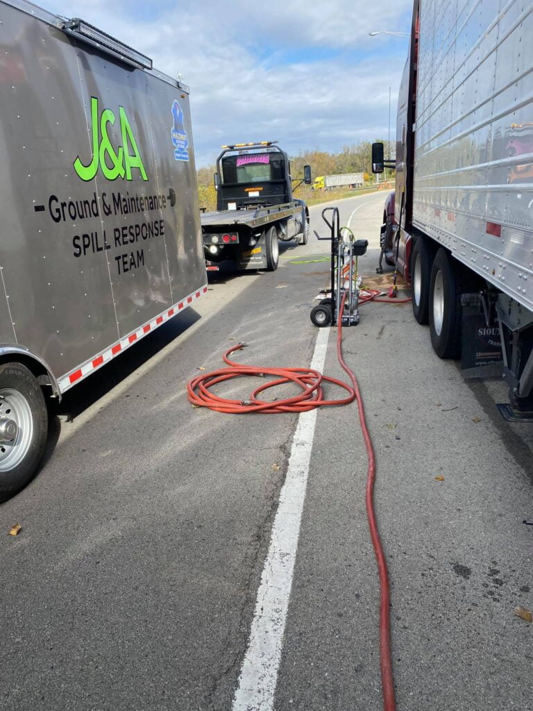 Complete Roadside Assistance and Towing Services in Diamond, IL